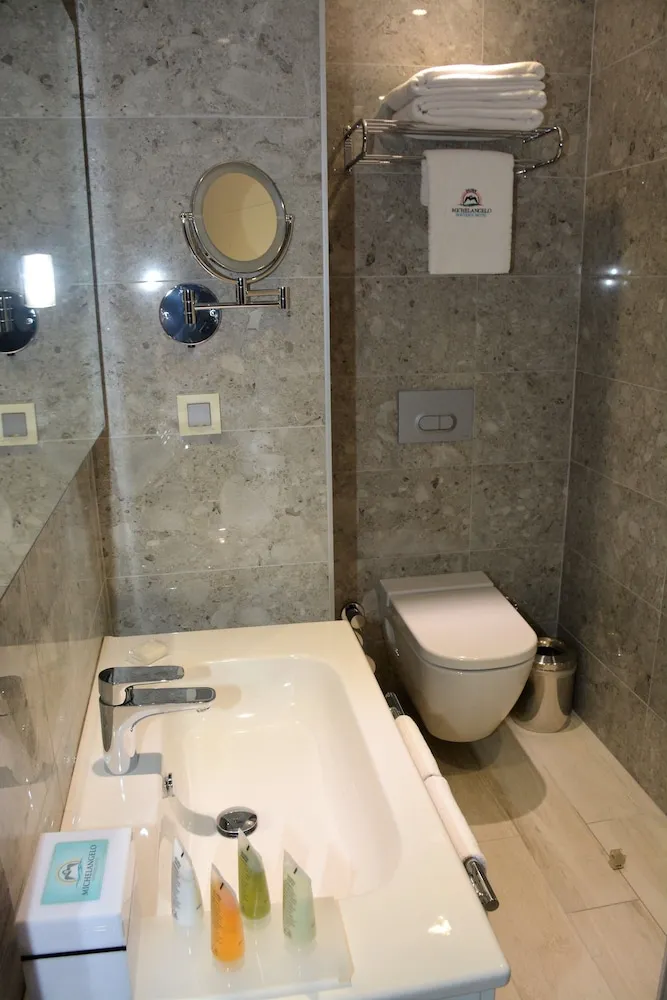 Standard Tek Büyük veya İki Ayrı Yataklı Oda