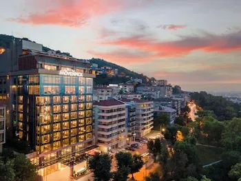 Mövenpick Hotel & Thermal Spa