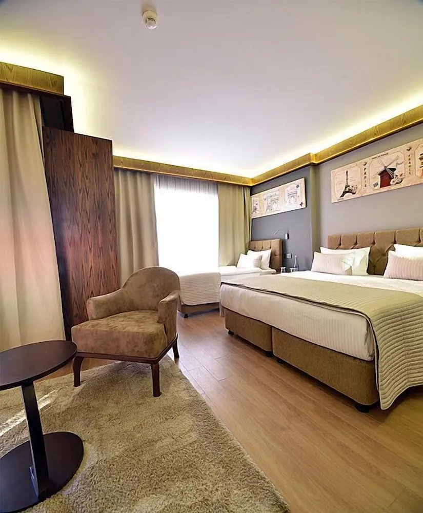 Superior Üç Kişilik Oda, Balkon