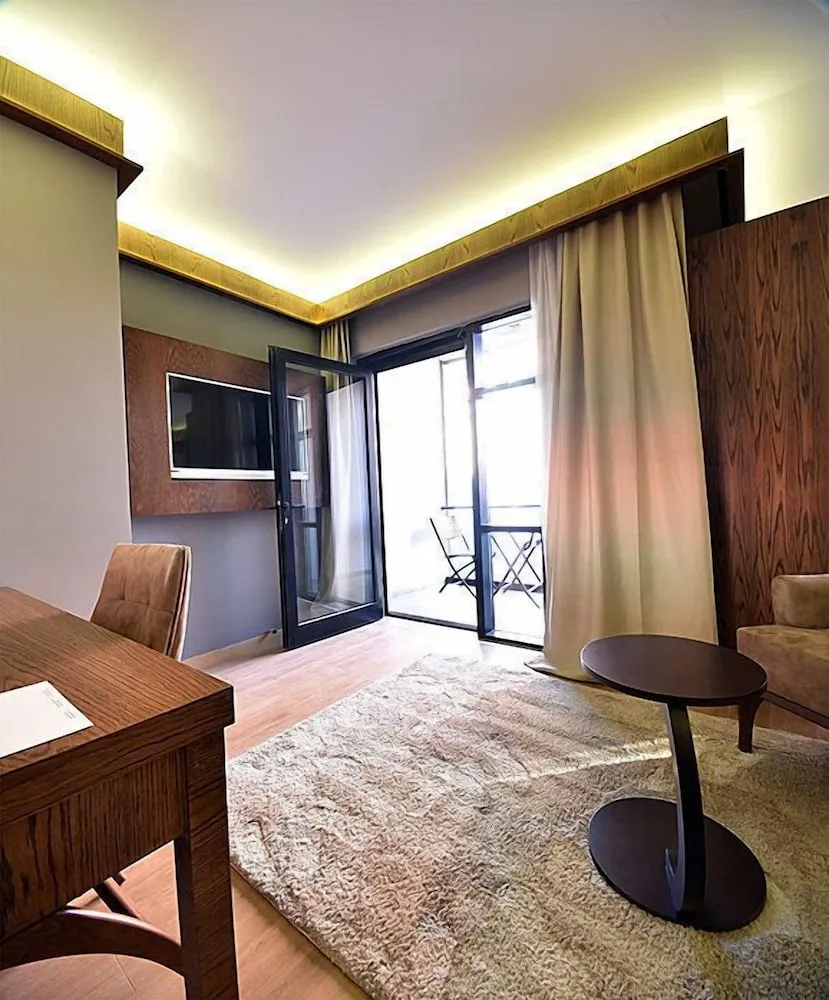 Superior Üç Kişilik Oda, Balkon