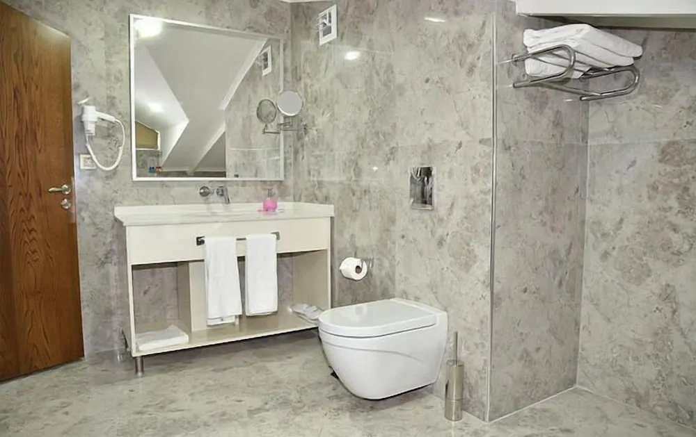 Economy Tek Büyük veya İki Ayrı Yataklı Oda, Balkon