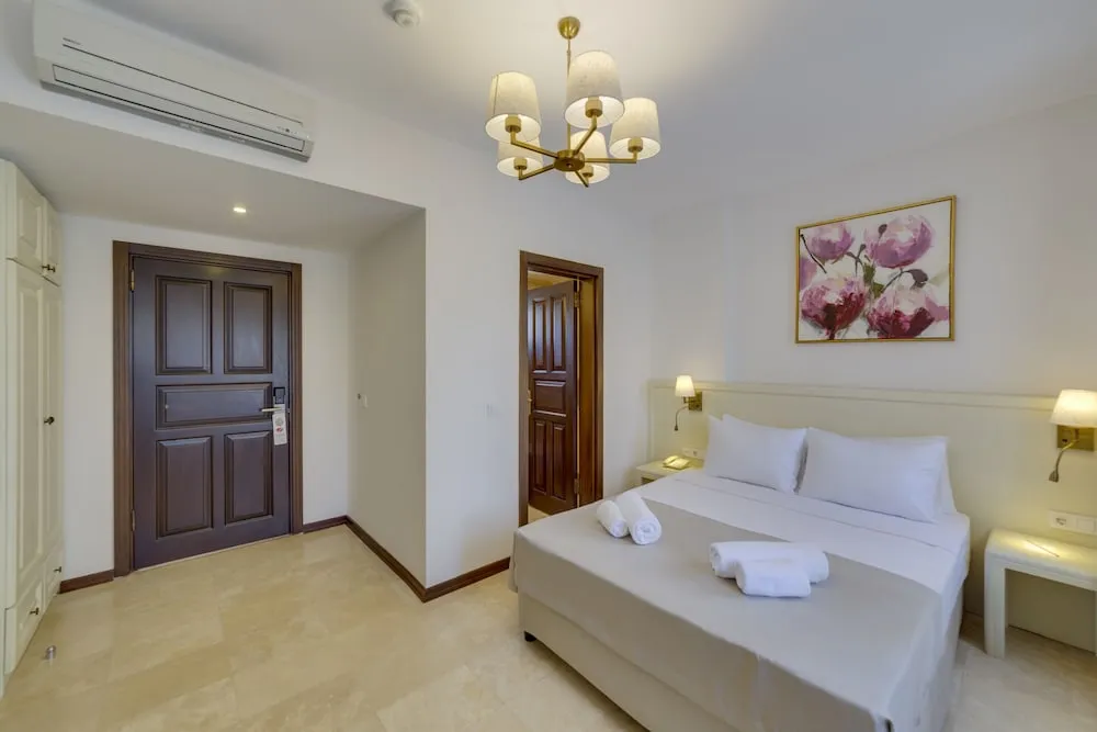 Standard Tek Büyük veya İki Ayrı Yataklı Oda, Balkon