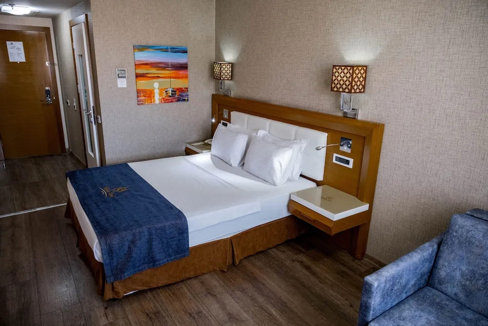 Standard Tek Büyük Yataklı Oda