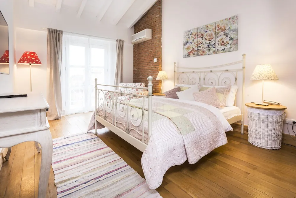 Deluxe Tek Büyük Yataklı Oda, 1 Çift Kişilik Yatak