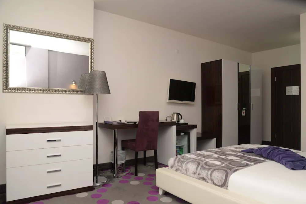 Deluxe Tek Büyük Yataklı Oda, 1 Büyük (Queen) Boy Yatak