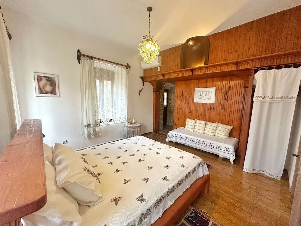 Deluxe Tek Büyük Yataklı Oda, Bahçe Manzaralı
