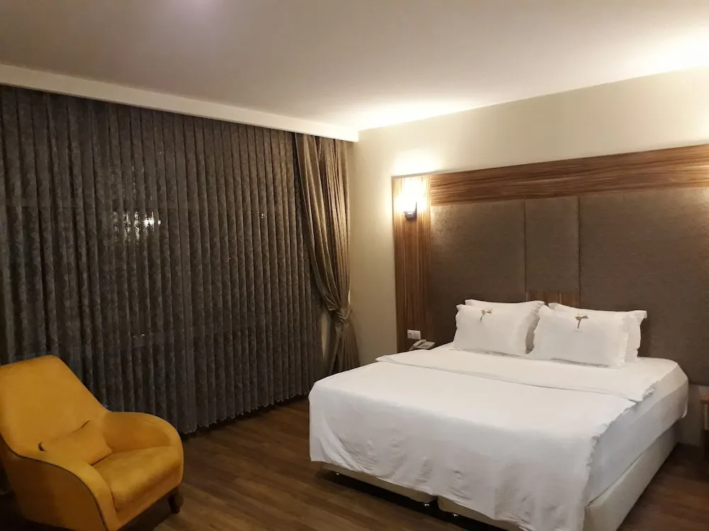 Büyük Yataklı Tek Kişilik Oda, Şehir Manzaralı