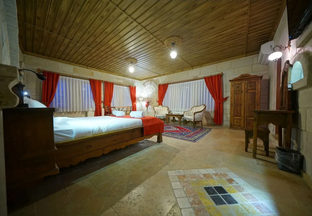 King Suite, Jetted Tub