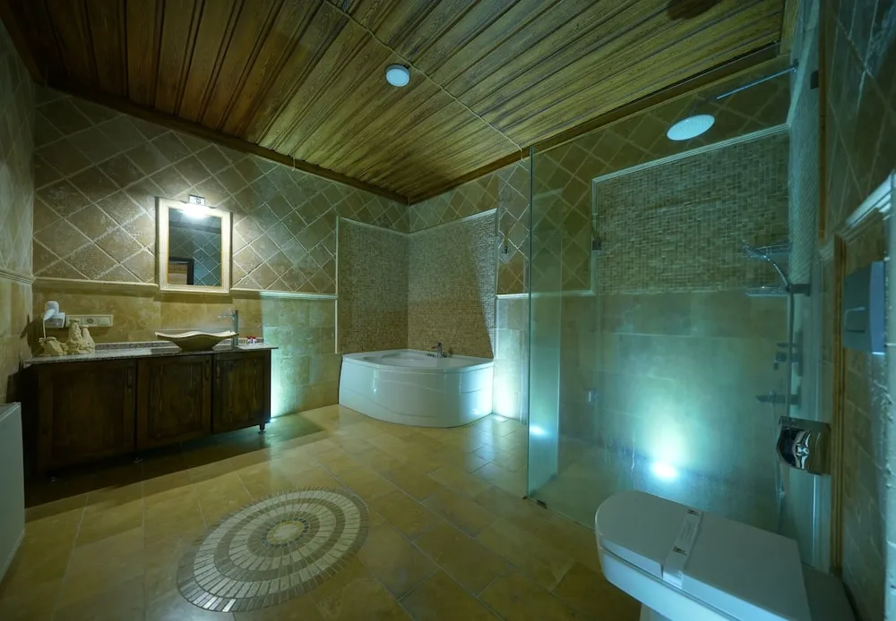 King Suite, Jetted Tub
