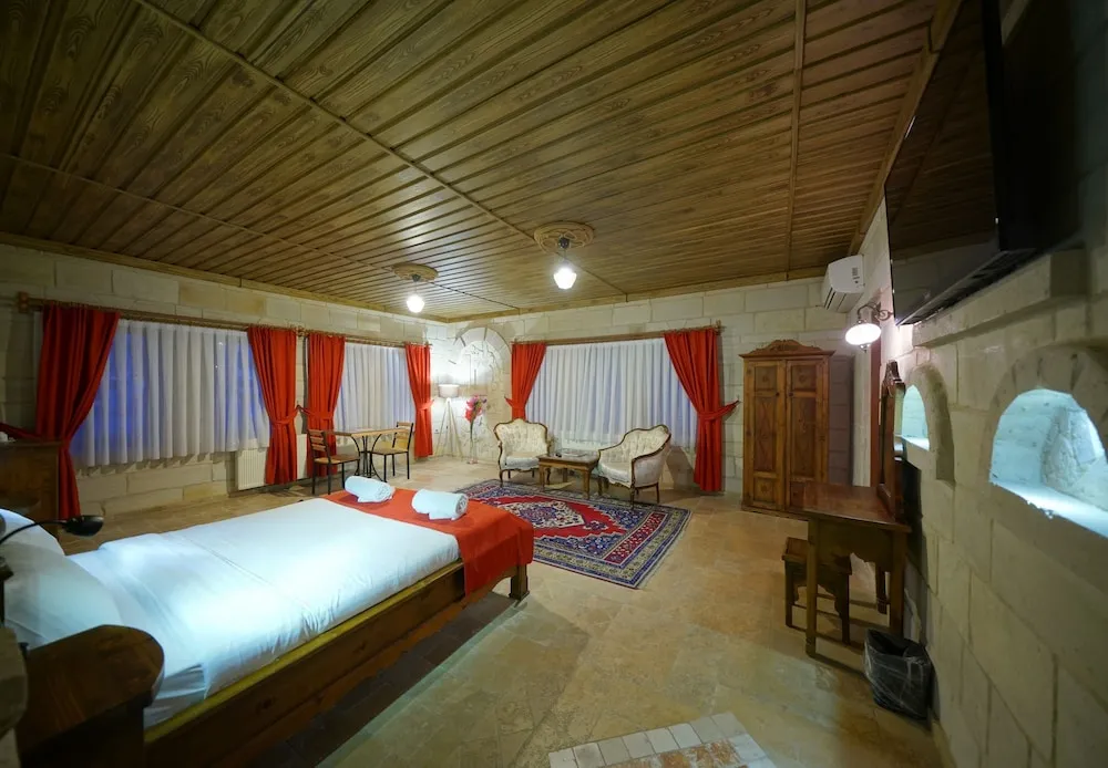 King Suite, Jetted Tub