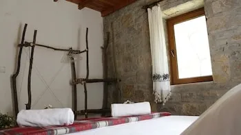 Kızılbük Ahşap Evleri