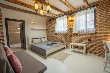 Attalos Suites Hotel