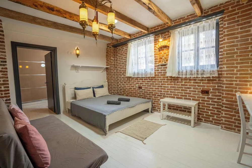 Attalos Suites Hotel