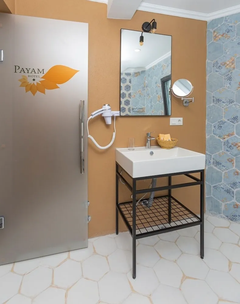 Suite with Spa Bath