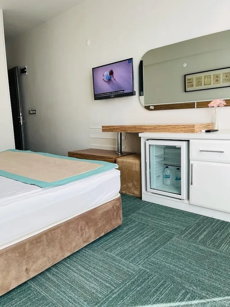 Superior Tek Büyük veya İki Ayrı Yataklı Oda, Bahçe Manzaralı