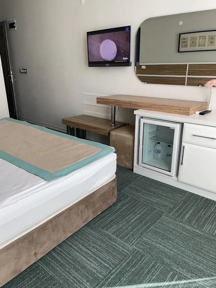 Superior Tek Büyük veya İki Ayrı Yataklı Oda, Bahçe Manzaralı