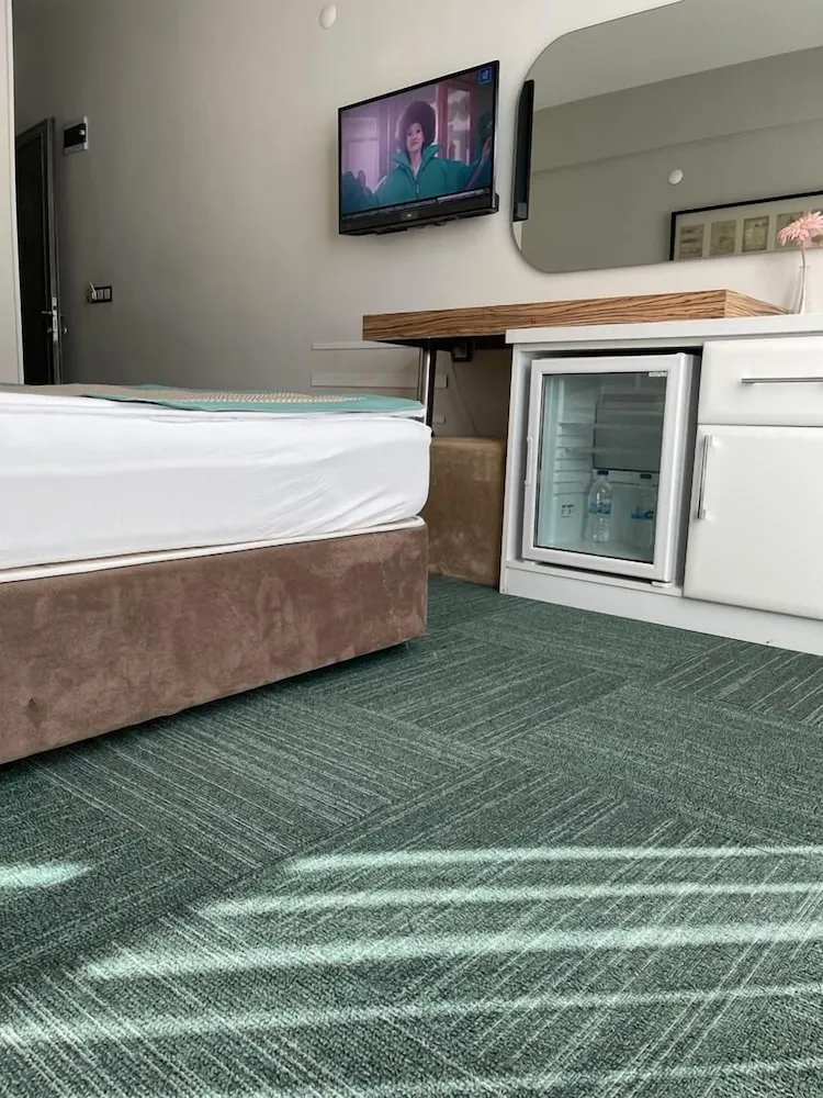 Superior Tek Büyük veya İki Ayrı Yataklı Oda, Bahçe Manzaralı