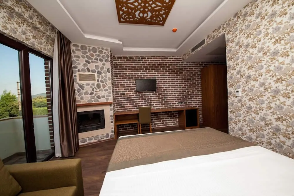 Deluxe Oda, Şömine, Göl Manzaralı