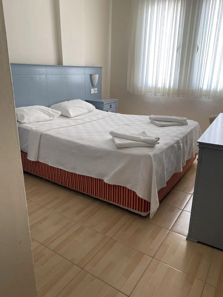 Economy Oda, Ek Bina