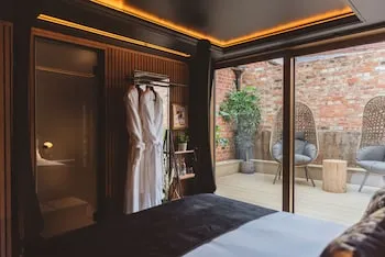 Impossible Motel