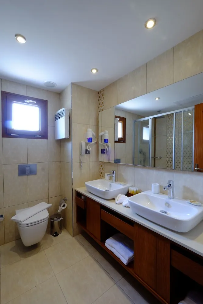 Deluxe Tek Büyük Yataklı Oda, Deniz Manzaralı