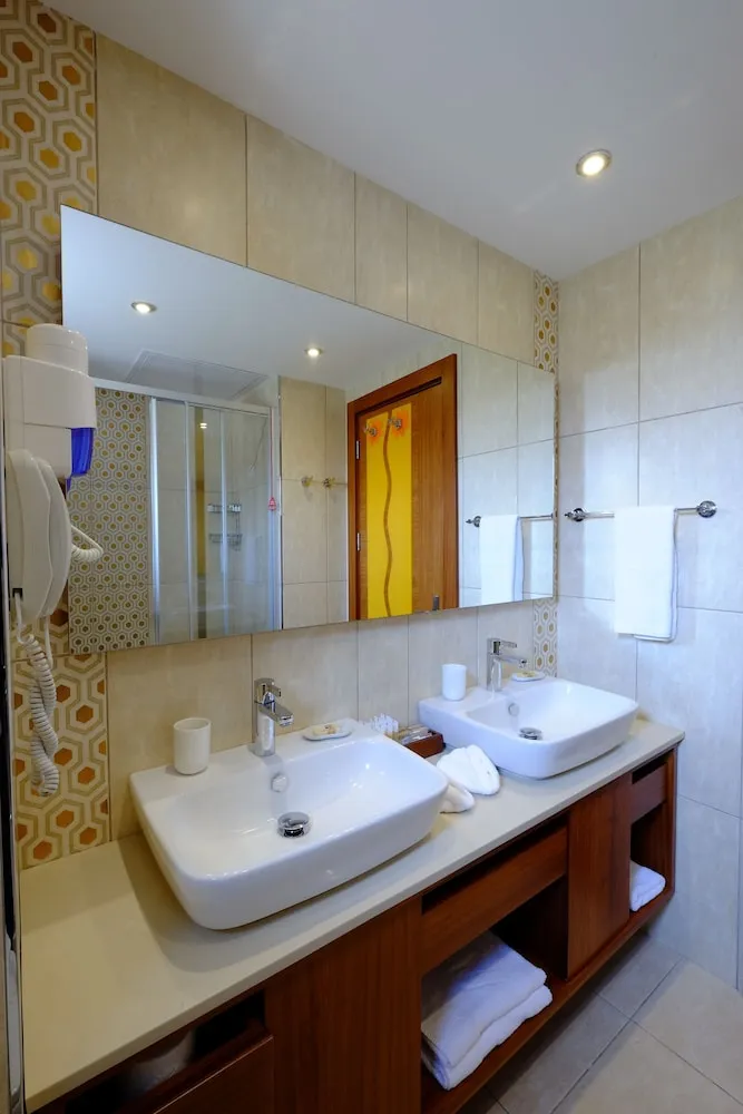 Deluxe Tek Büyük Yataklı Oda, Deniz Manzaralı