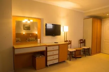 Royal Palm Beach Hotel