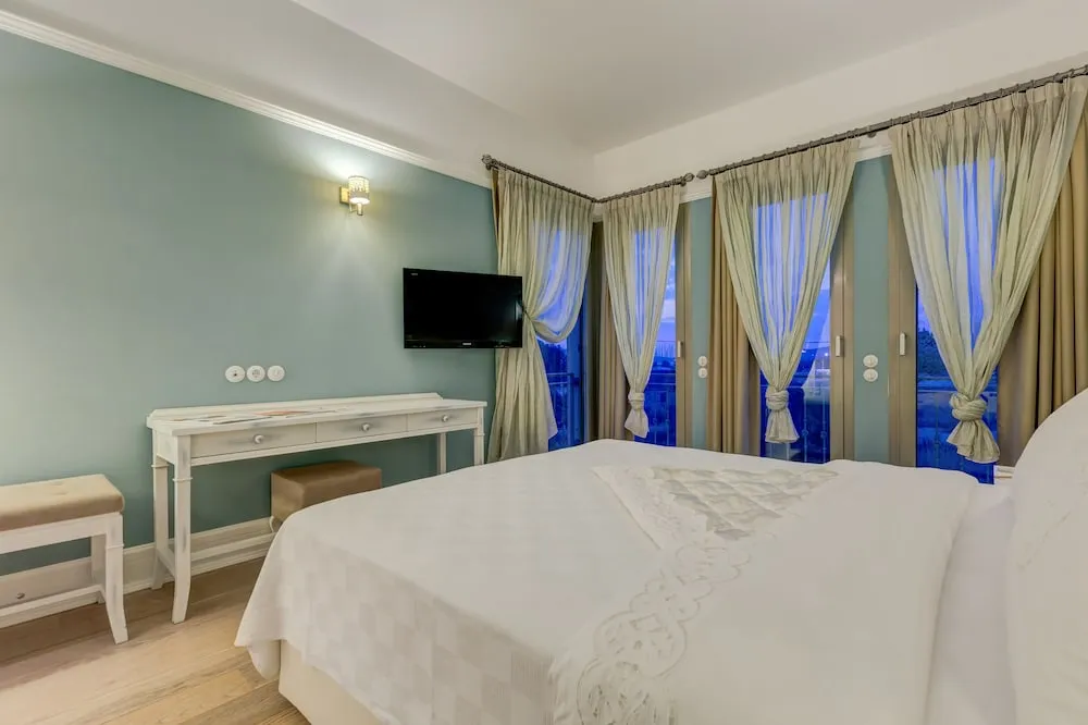 Comfort Tek Büyük Yataklı Oda