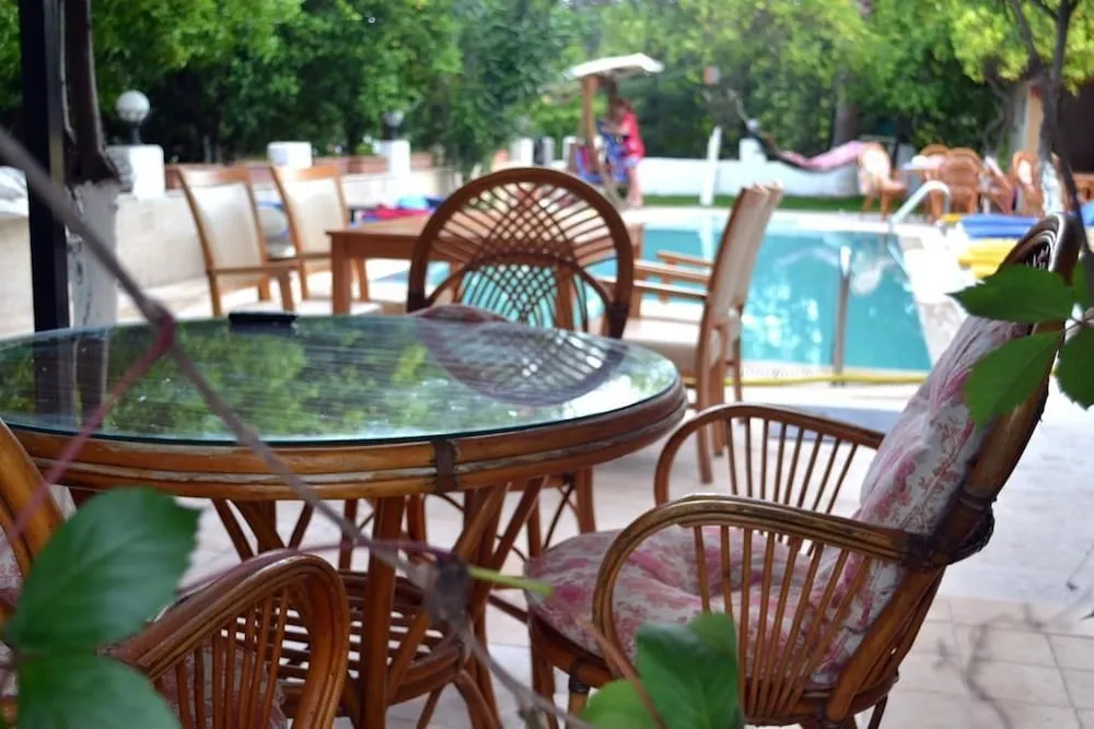 İpek Hotel Çamyuva