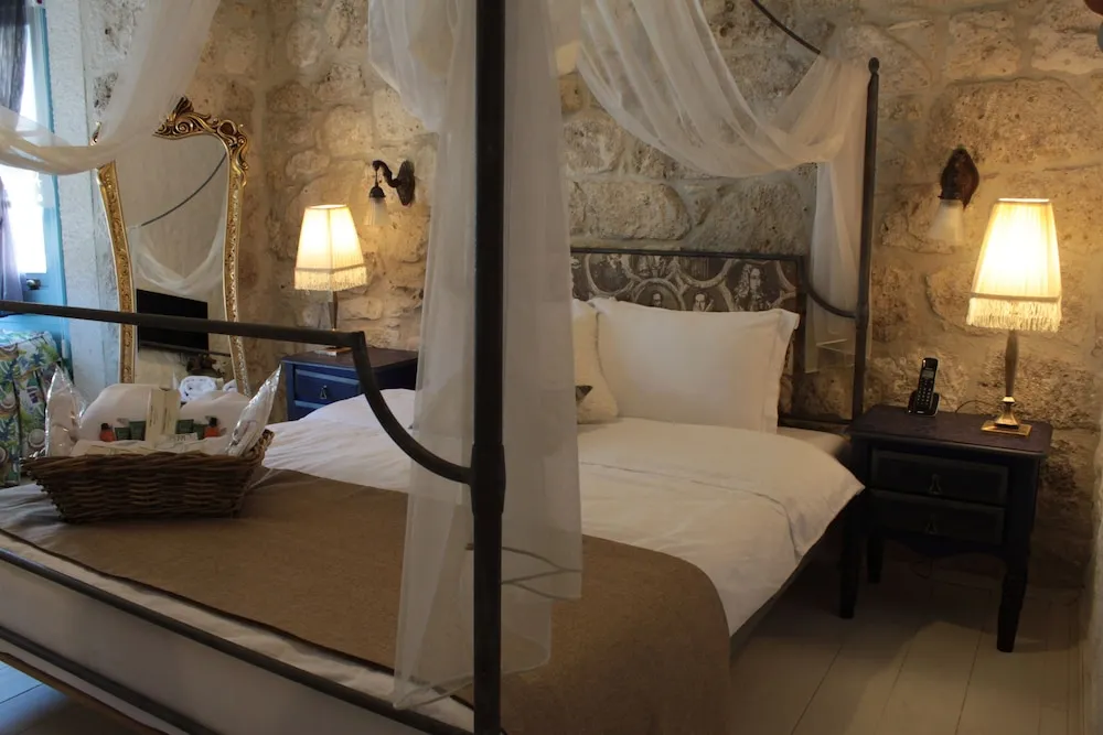 Deluxe Üç Kişilik Oda, Sigara İçilmez, Şehir Manzaralı