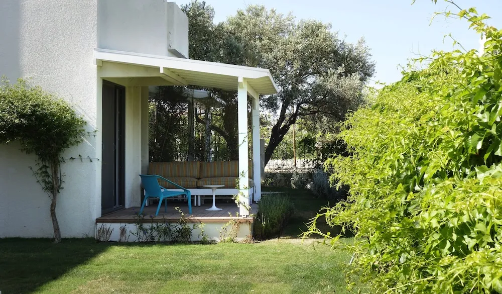 Tek Kişilik Oda, Bahçeli