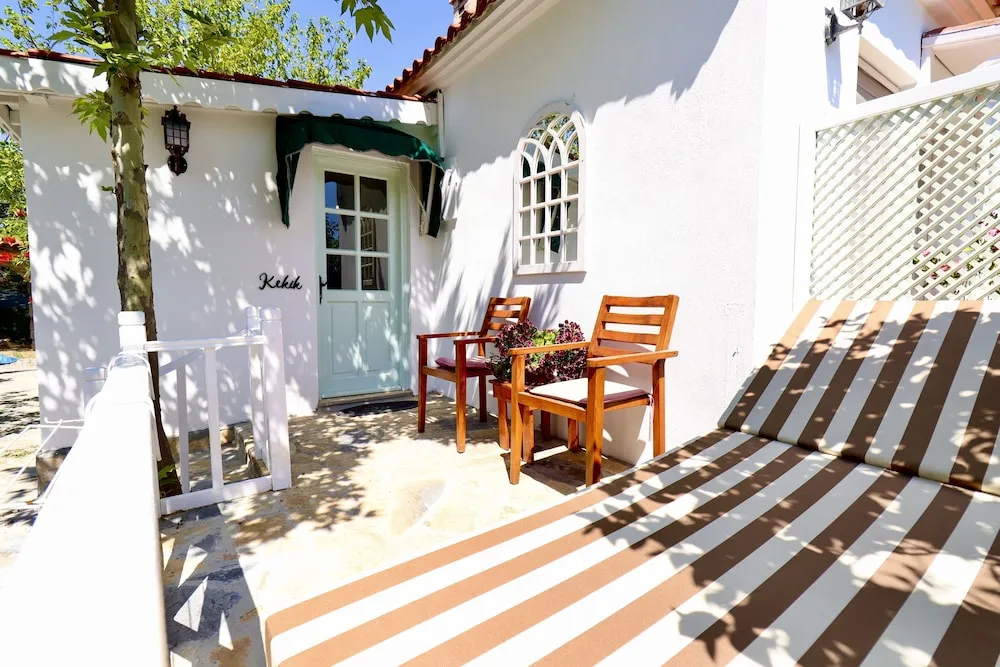Standard Oda, Veranda, Bahçe Manzaralı