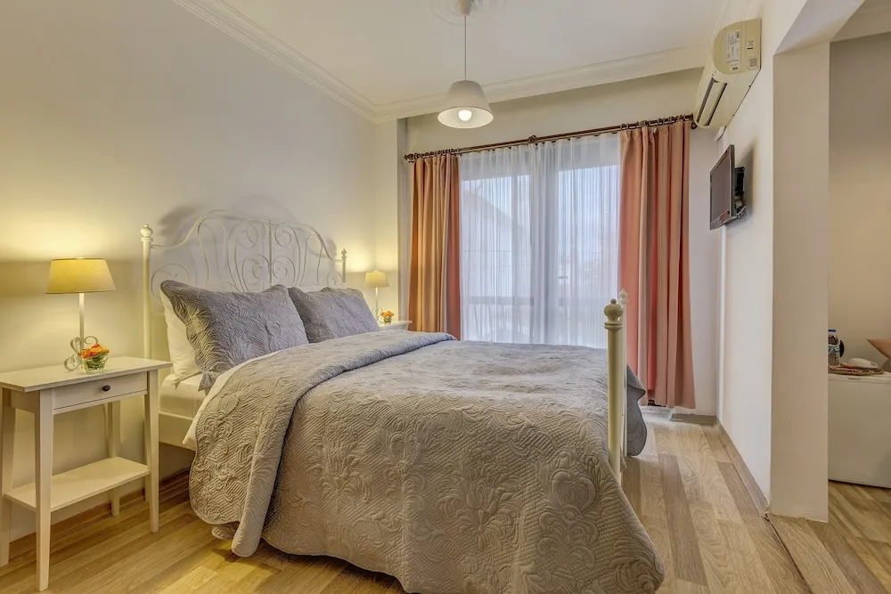 Comfort Tek Büyük Yataklı Oda