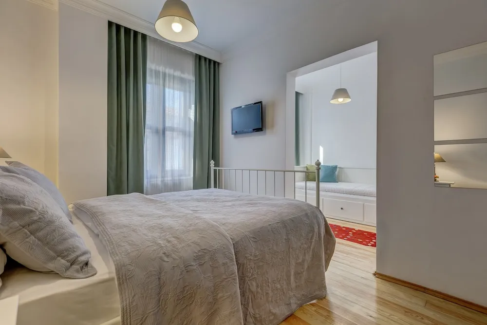 Comfort Tek Büyük Yataklı Oda