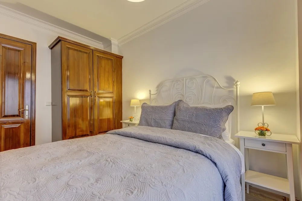 Comfort Tek Büyük Yataklı Oda