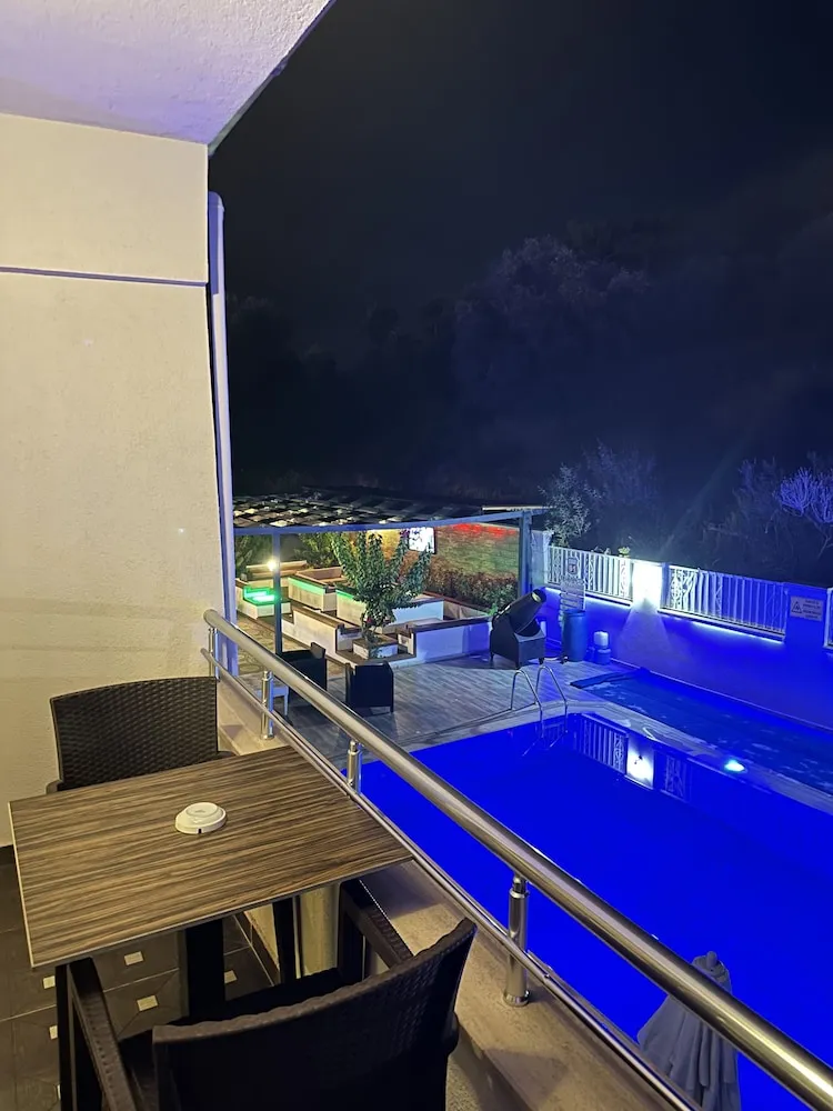 Deluxe Stüdyo, Balkon