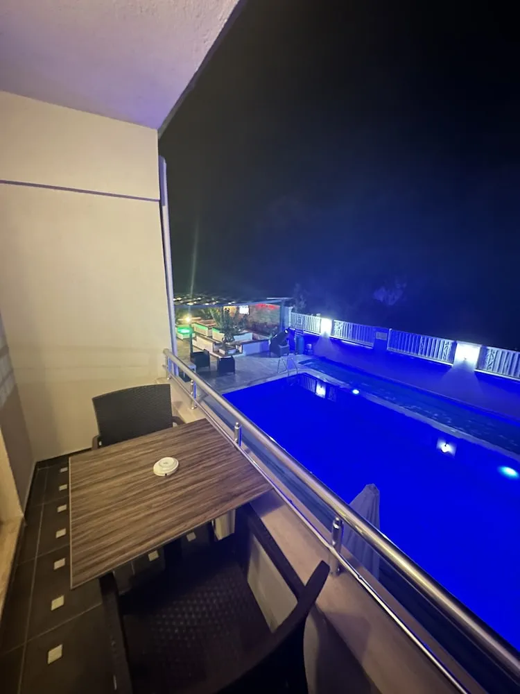 Deluxe Stüdyo, Balkon