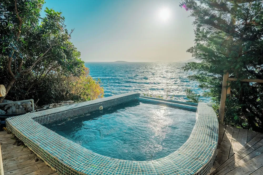Honeymoon Oda, Sıcak Su Küveti, Denize Sıfır