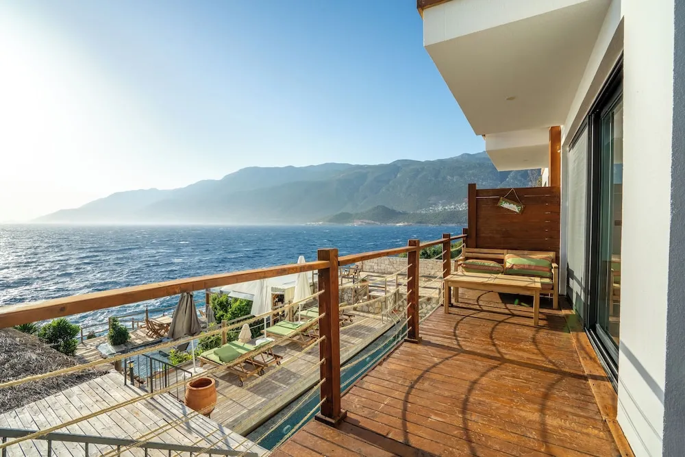 Honeymoon Oda, Sıcak Su Küveti, Denize Sıfır