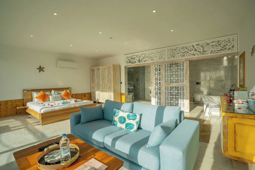 Honeymoon Oda, Sıcak Su Küveti, Denize Sıfır