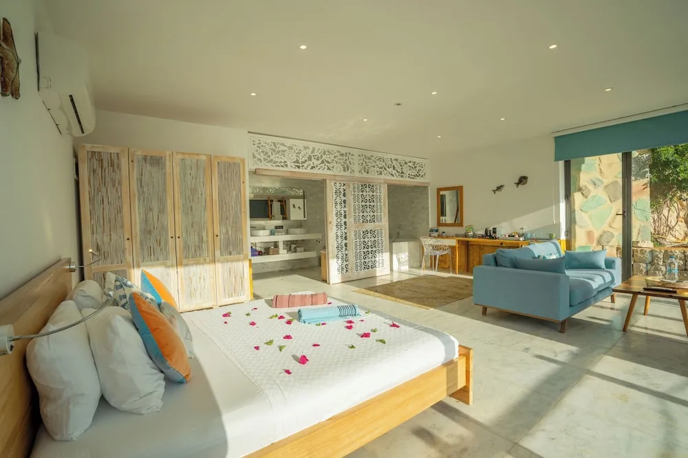 Honeymoon Oda, Sıcak Su Küveti, Denize Sıfır