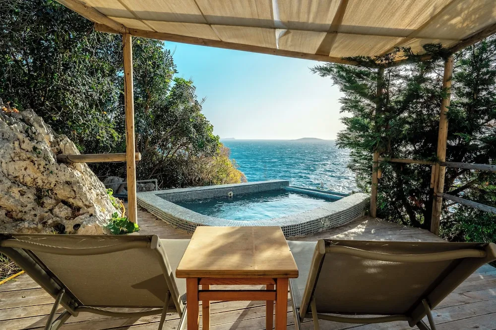 Honeymoon Oda, Sıcak Su Küveti, Denize Sıfır