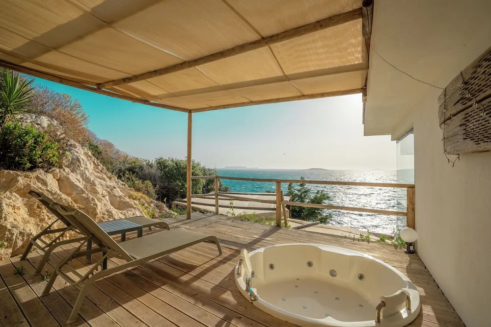 Luxury Oda, Sıcak Su Küveti, Deniz Manzaralı