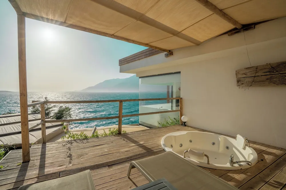 Luxury Oda, Sıcak Su Küveti, Deniz Manzaralı