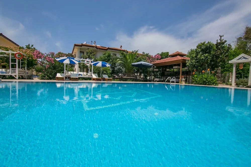 Standard Tek Büyük veya İki Ayrı Yataklı Oda