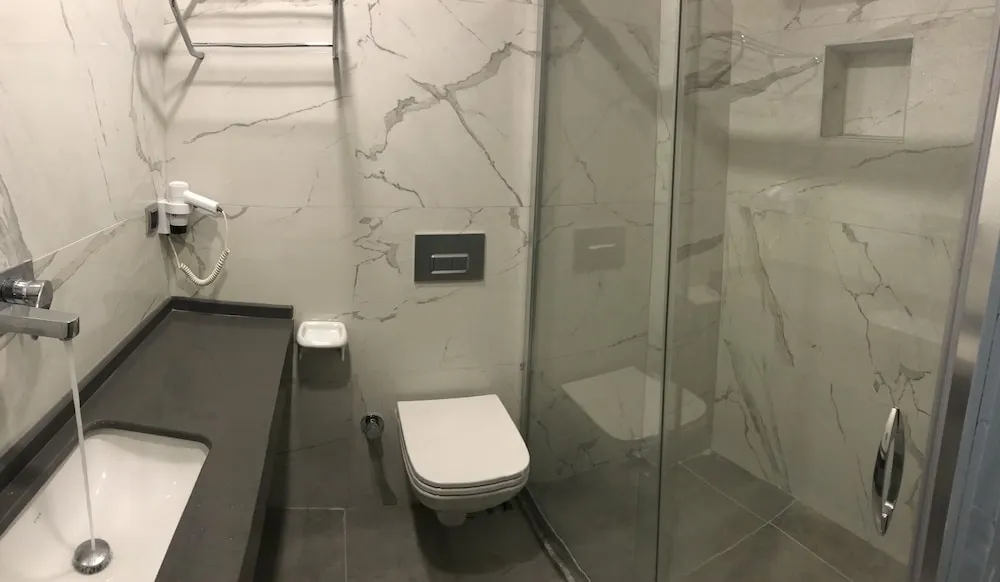 Standard Tek Büyük veya İki Ayrı Yataklı Oda