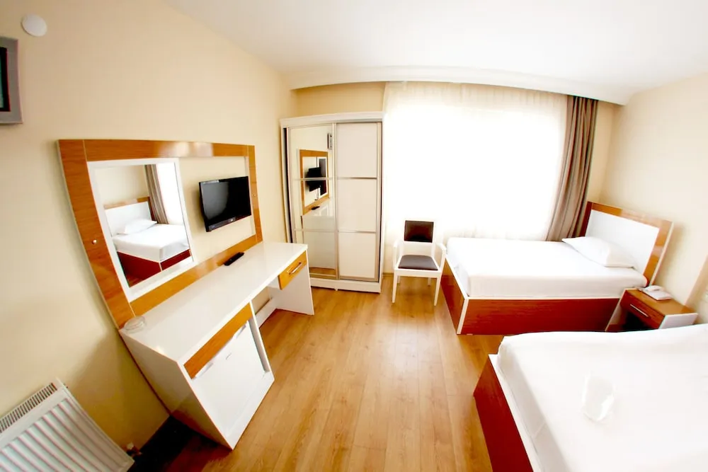 Tek Büyük veya İki Ayrı Yataklı Oda