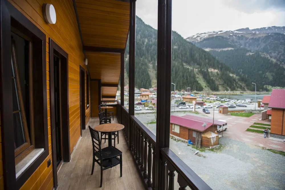 Süit, Balkon, Göl Manzaralı