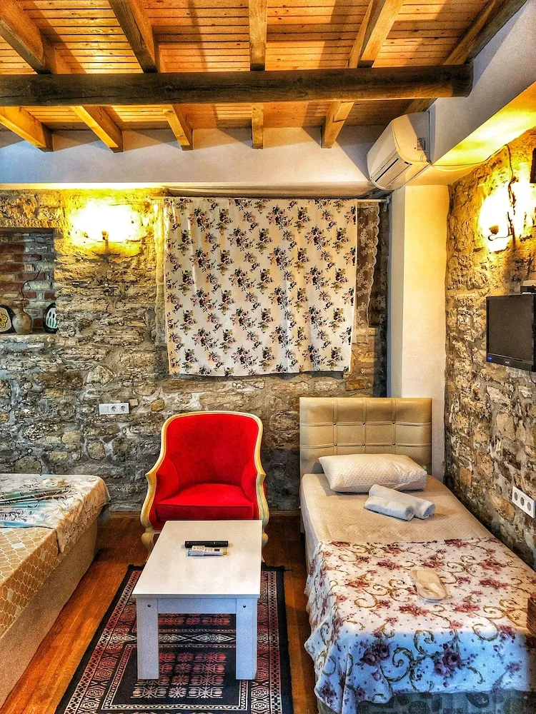 Deluxe Dört Kişilik Oda