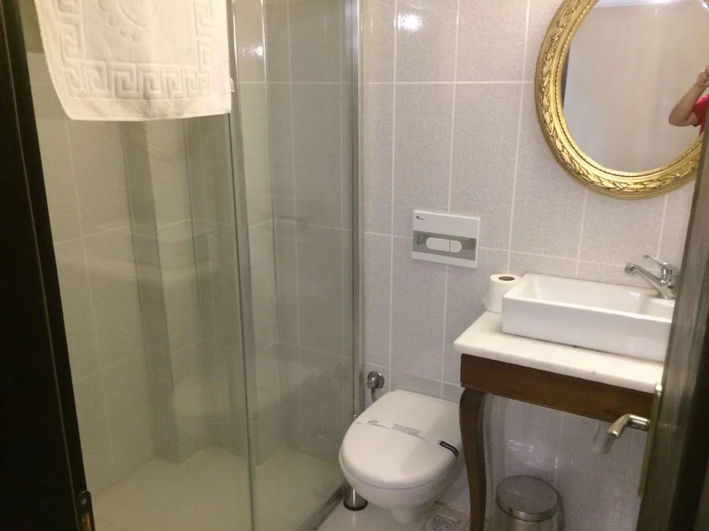 Standard Tek Büyük Yataklı Oda